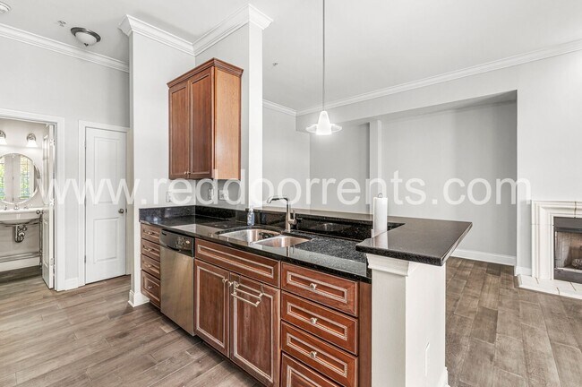 Foto del edificio - ? LIMITED TIME: Move in this September and...