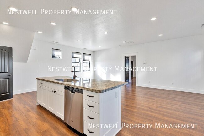 Foto del edificio - 5056 W Lake Ave
