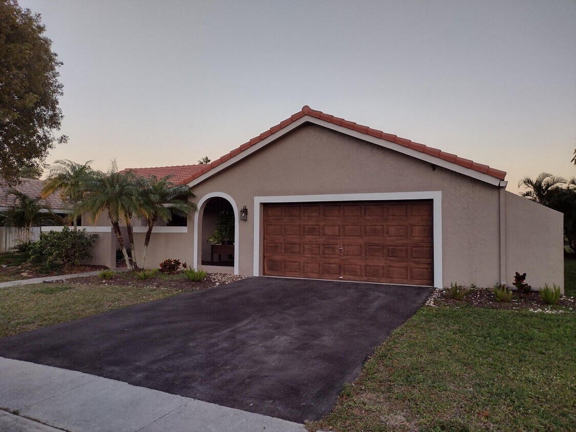 21110 Escondido Way N, Boca Raton, FL 33433 House Rental in Boca