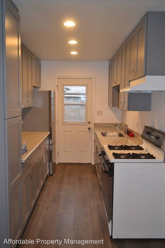 Building Photo - 2 br, 1 bath House - 33752 14th Street