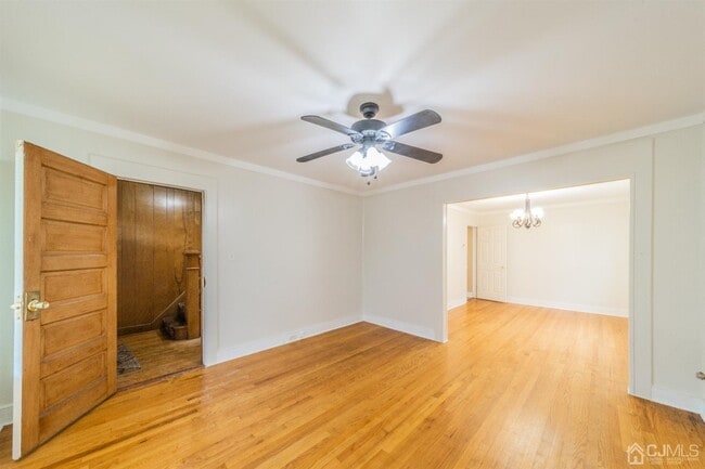 Building Photo - 107 Longfellow St