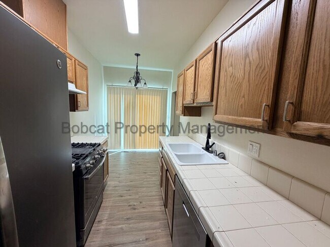 Foto del edificio - 1272 Woodside Dr