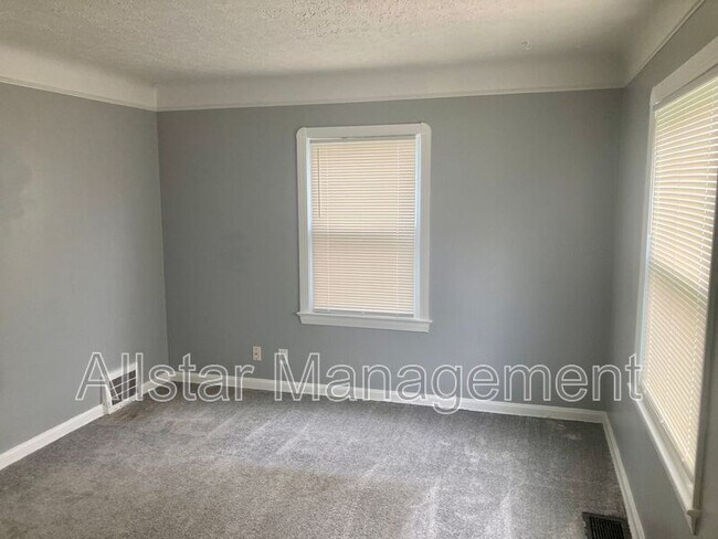 Foto del edificio - 5214 Thomas St