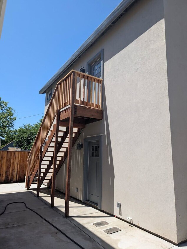 Building Photo - New Downtown Construction 650 Sqft. 1 Bedr...