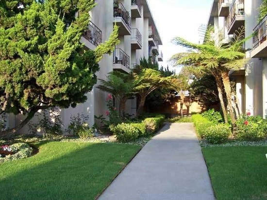 center courtyard - 3421 Park Blvd