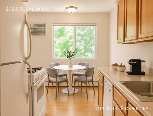 Foto del edificio - 2730 Rosalyn Ct