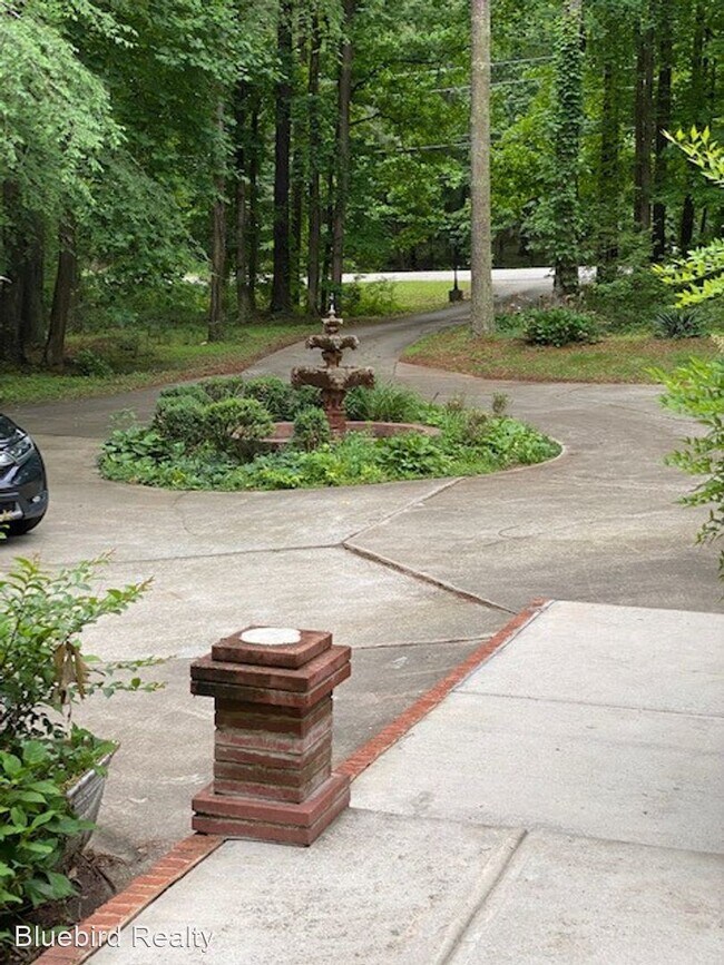 Foto del edificio - 4 br, 3 bath House - 4112 Jodeco Rd.