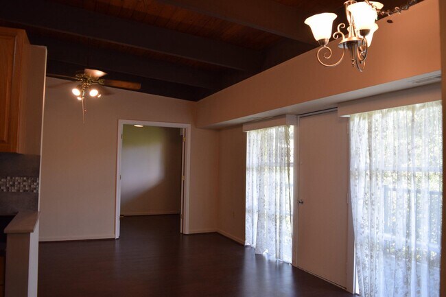 Foto del edificio - 3419 University Blvd W
