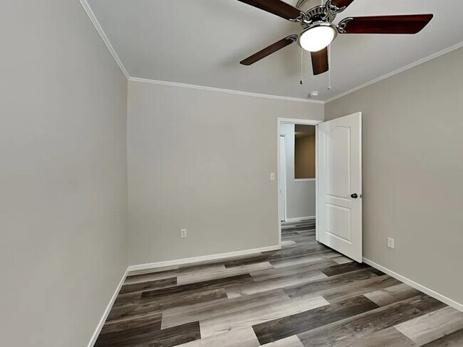 Foto del edificio - 4257 Olympic Point Dr