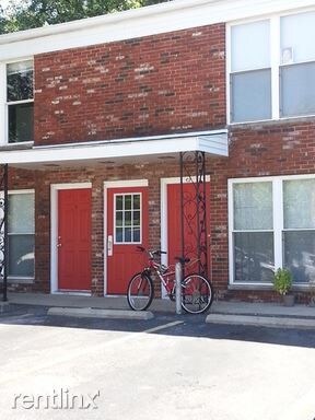 320 E University St Bloomington In 47401 Apartment For Rent Primary Photo 320 E University St