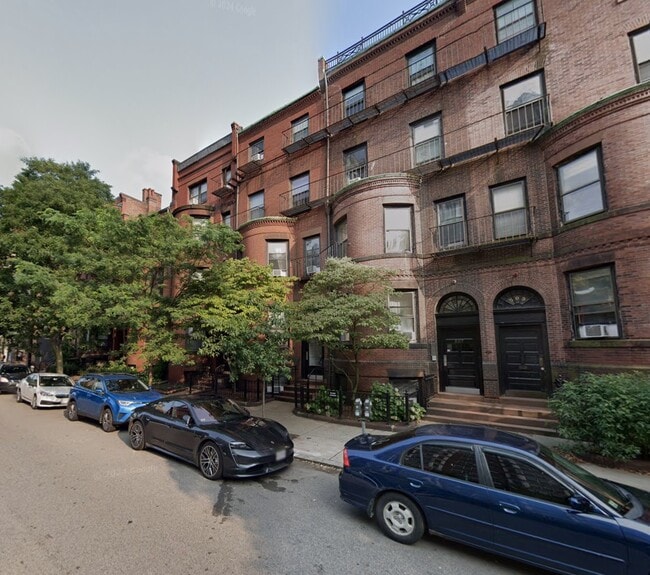 Photo - 505 Beacon St Apartments