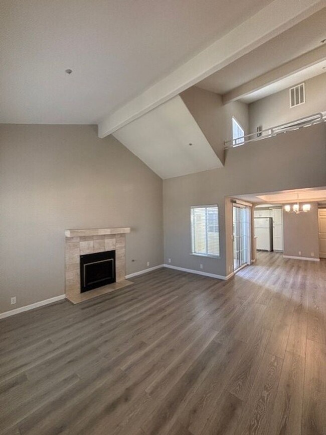 Foto del edificio - Your Pismo Escape: Stylish 2BR with Fireplace, Patio & Beach Proximity