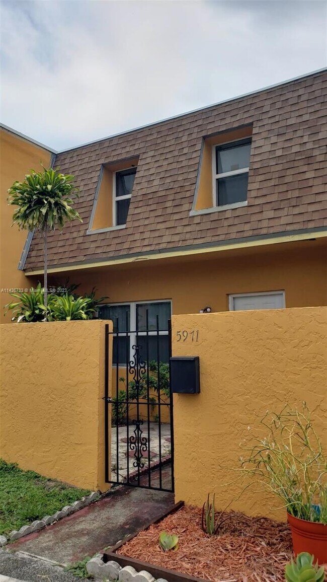 Foto del edificio - 5971 NW 28th St