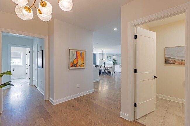 Building Photo - 5211 Highpointe Lakes Dr