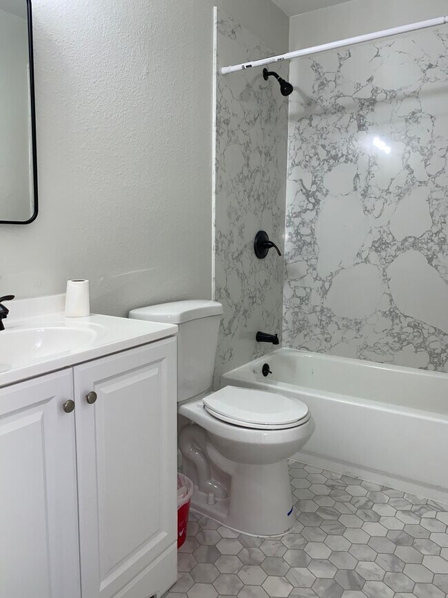 Building Photo - All Freshened Up and Waiting!