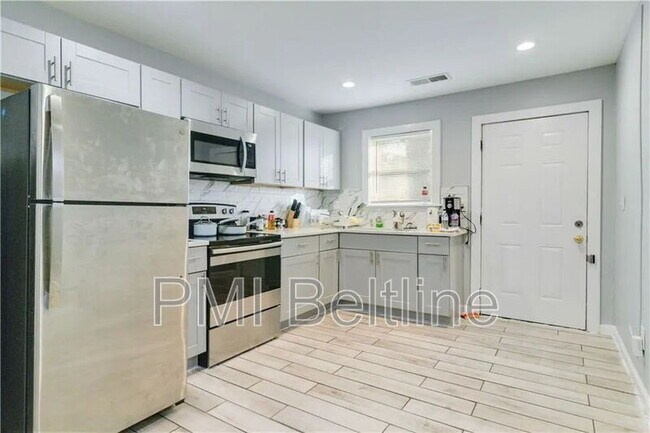 Foto del edificio - 1408 Lyle Ave