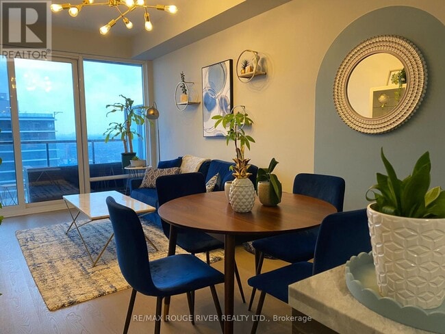 Photo du bâtiment - 488 University Ave