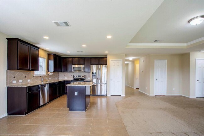 Foto del edificio - 5716 Hopkins Dr