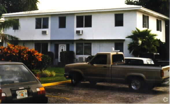 Building Photo - Victoria Park Village Garden Apartments