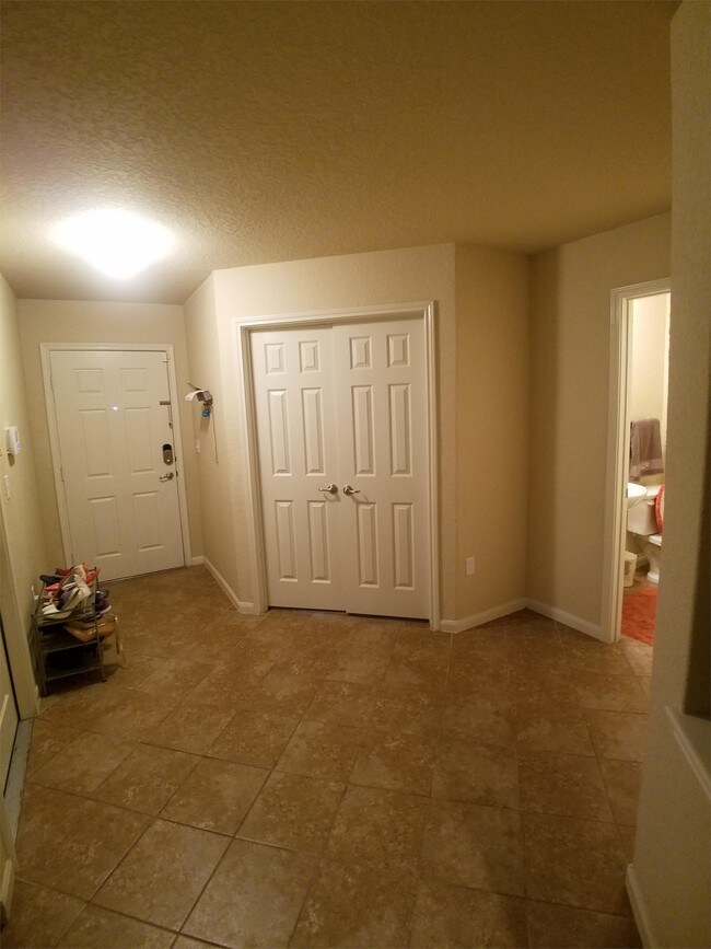 Building Photo - 5822 Cielo Ranch