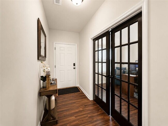 Foto del edificio - 2308 Hastings Mnr Ln