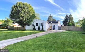 Building Photo - 3430 Little Hunting Creek Dr