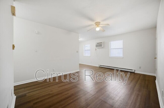 Foto del edificio - 4914 E Princess Anne Rd