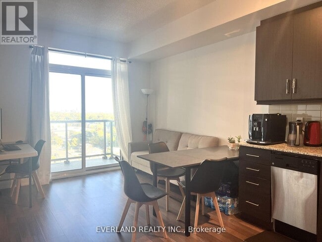 Building Photo - 68 Canterbury Pl