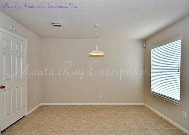 Breakfast Area off the Kitchen - 8330 Wahl Manor Ct