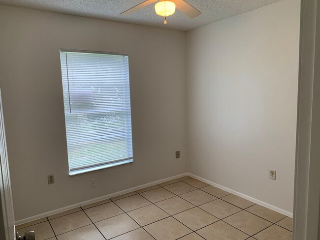 Building Photo - 2112 Virginia Ave