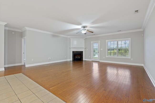 Building Photo - 5031 SE Valley Cove Dr