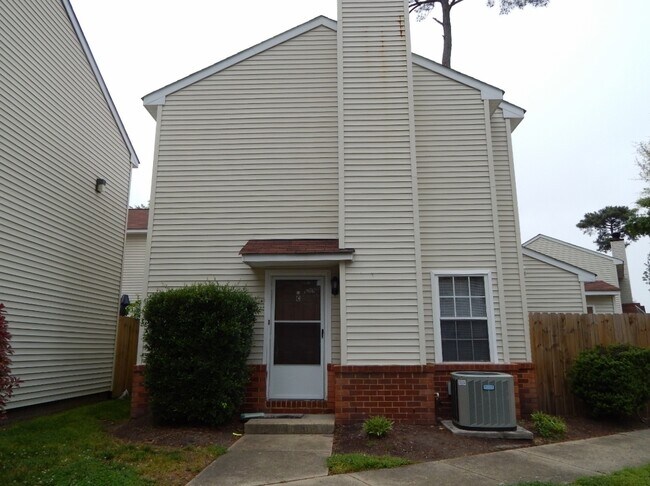Foto del edificio - 203C Quarter Trail, Newport News, VA 23608