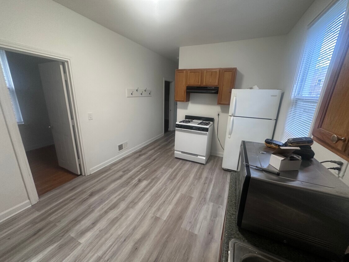 Foto del edificio - 8818 S Saginaw Ave