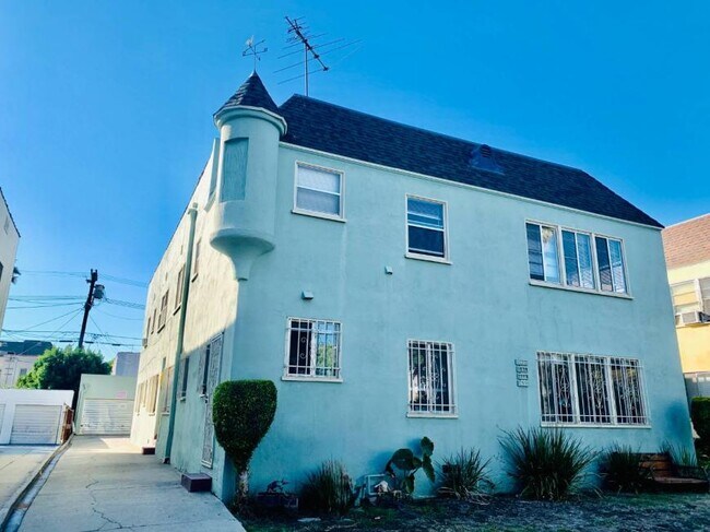 Condos for Rent in 90036 Los Angeles, CA