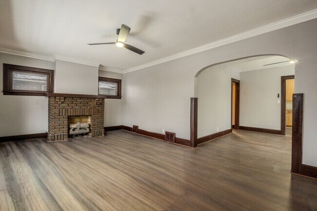 Foto del edificio - 3394-3396 W 54th St