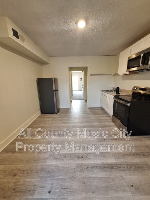 Building Photo - 105 Bonnabrook Dr