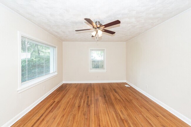 Building Photo - 2139 Pierpont Ave