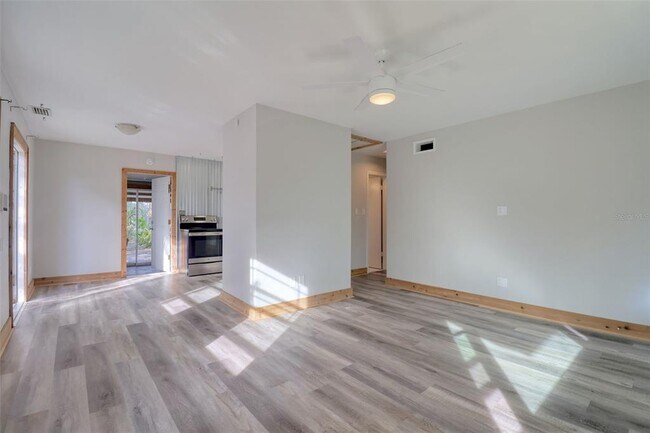 Foto del edificio - 2255 15th Ave N