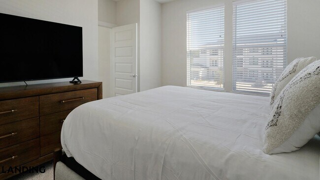 Foto del edificio - 1800 Central Pine St