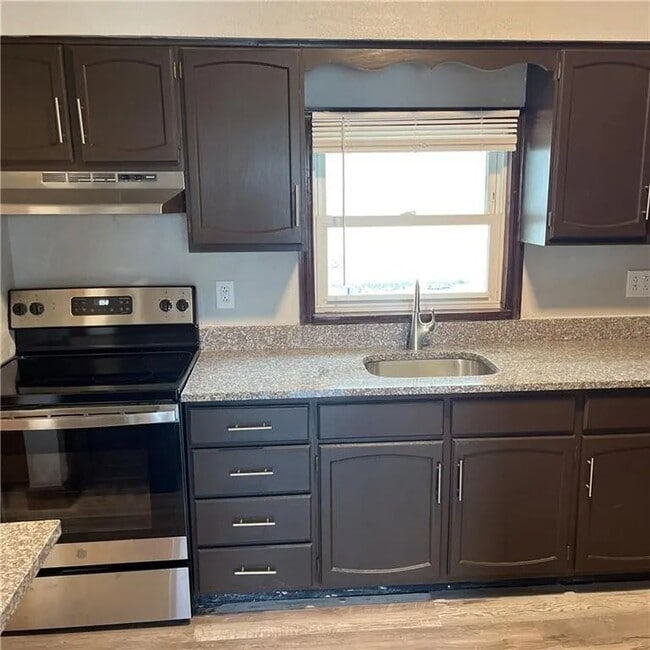 Building Photo - 500 Highland Ave