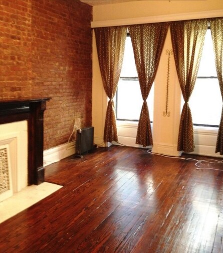 Building Photo - 61 W 90th St