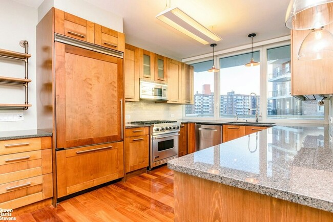 Foto del edificio - 640 W 237th St