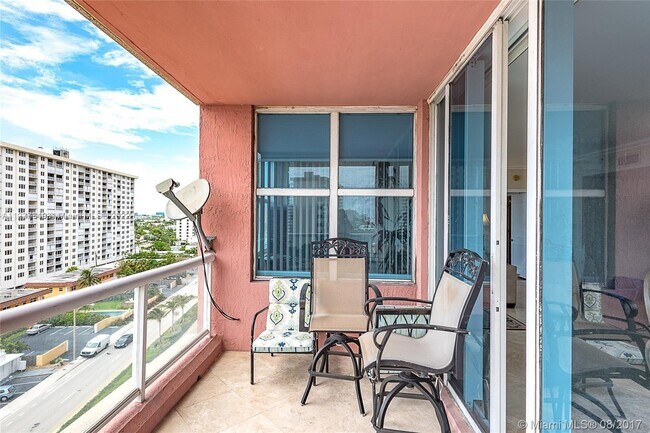 Building Photo - 2100 N Ocean Blvd