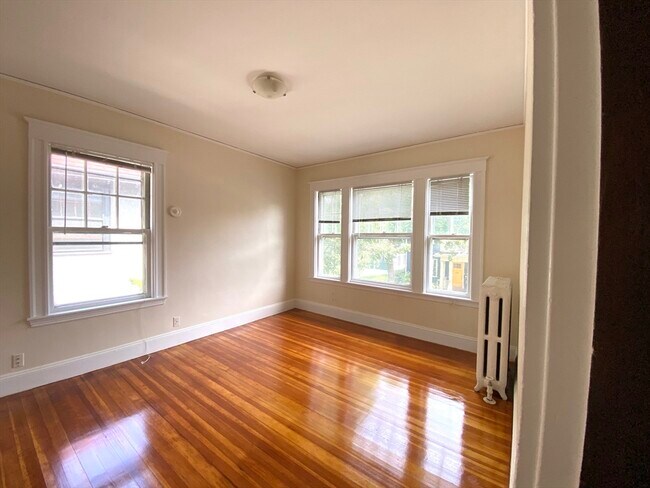 Building Photo - 58 Dunster Rd
