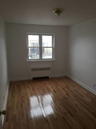 Foto del edificio - 90 STREET Jackson Heights  Spacious 2br/1bth