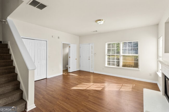 Building Photo - 7113 Brookview Way