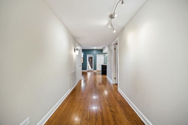Foto del edificio - 1469 W Winona St