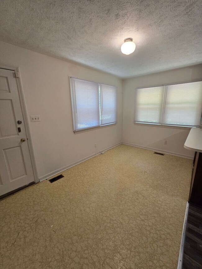 Building Photo - 1855 Broadell Dr