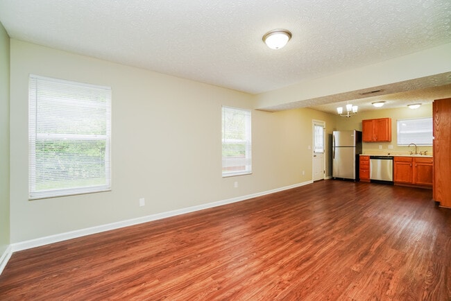 Building Photo - 3948 Rosette Dr