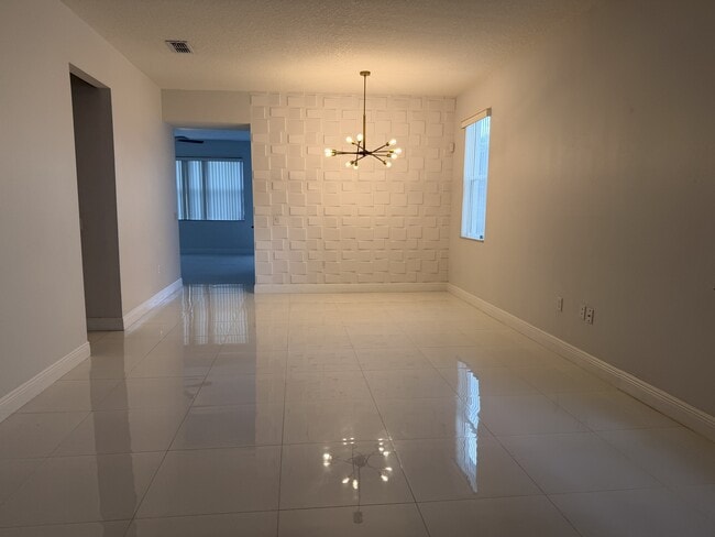 Photo - 1112 Pine Ridge Dr House